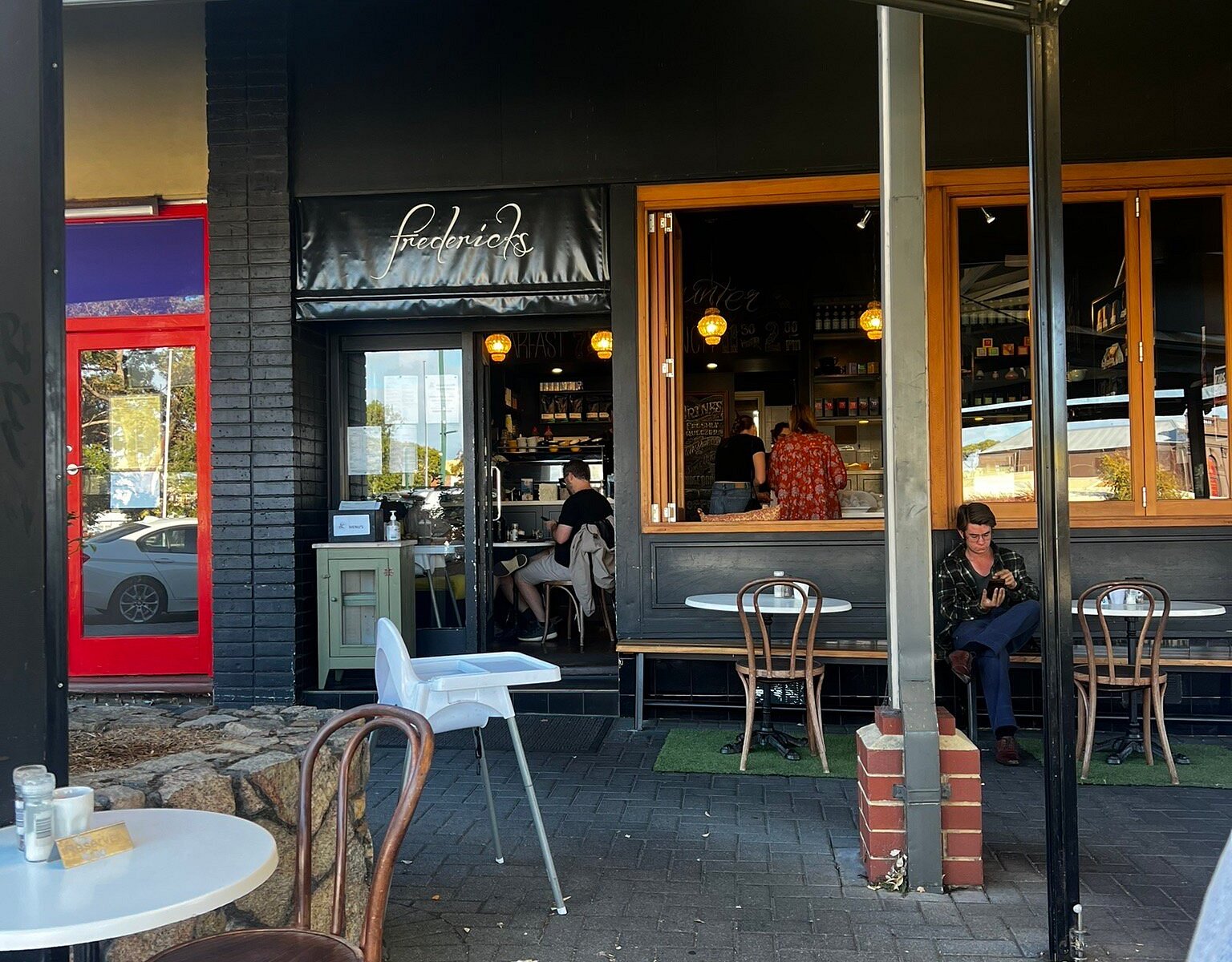 Street tables